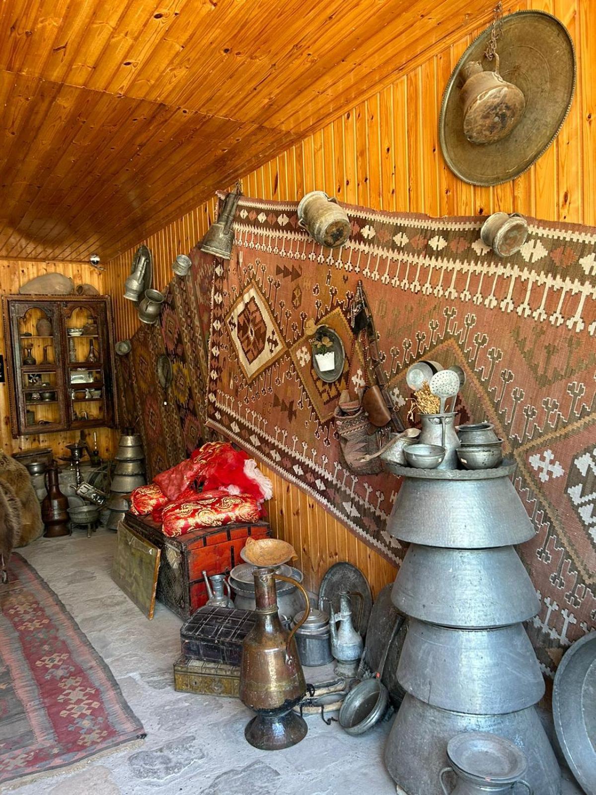Karvansaray Lahic Hotell Eksteriør bilde